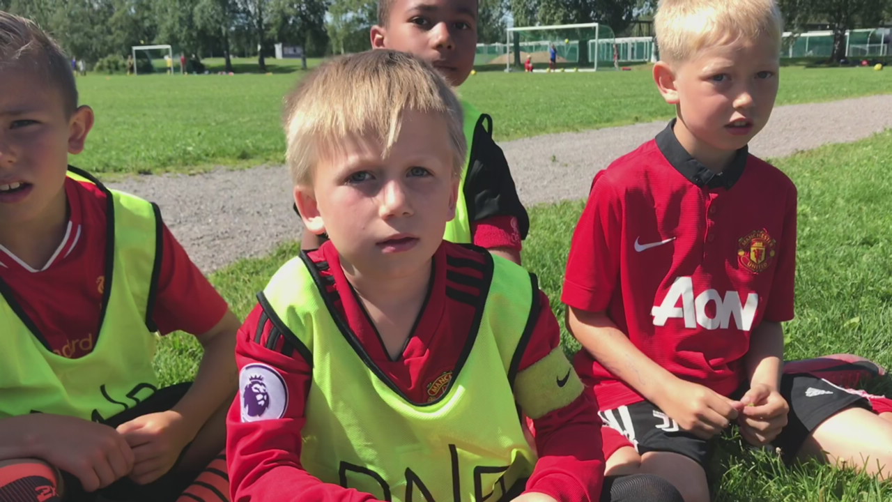 Edvard stilte Kippe til veggs.MOV